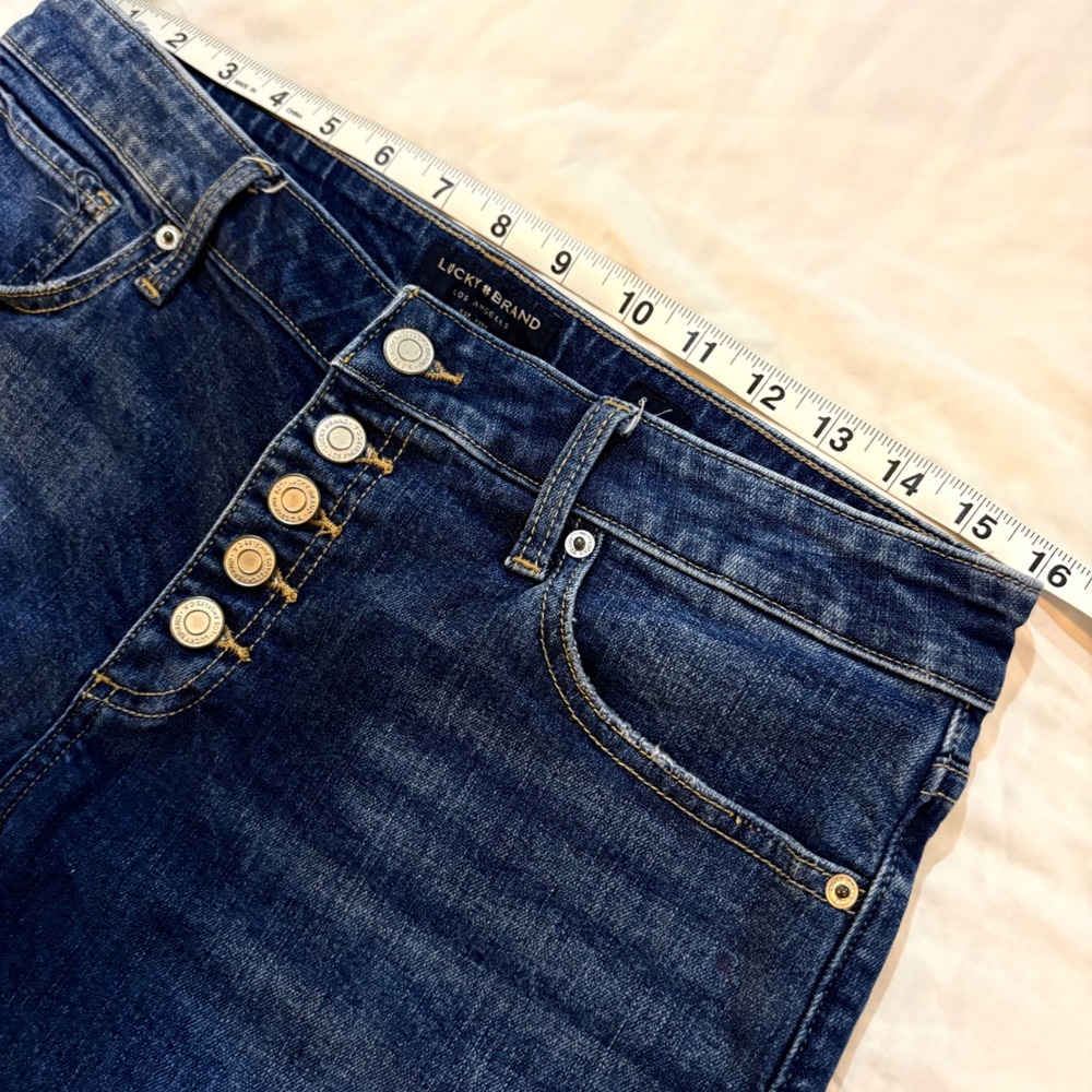 Lucky Brand Womens Dark Wash Button Fly Denim Shorts Size 8/29 Stretch 7 Inseam - Picture 7 of 8